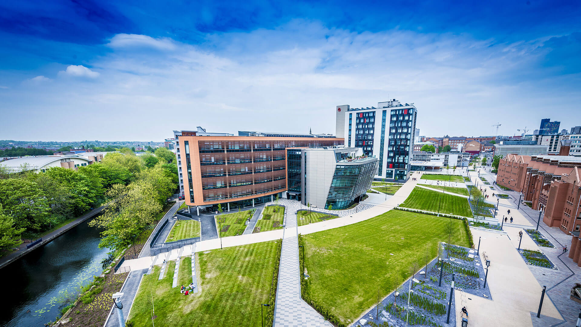 드몽포트대학교