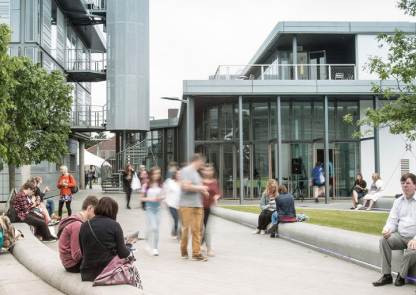 본머스예술대학교